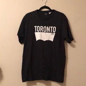 Men’s Toronto tshirt levis